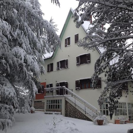B&B Gli Scoiattoli ร็อคคาดีเมซโซ่ ภายนอก รูปภาพ