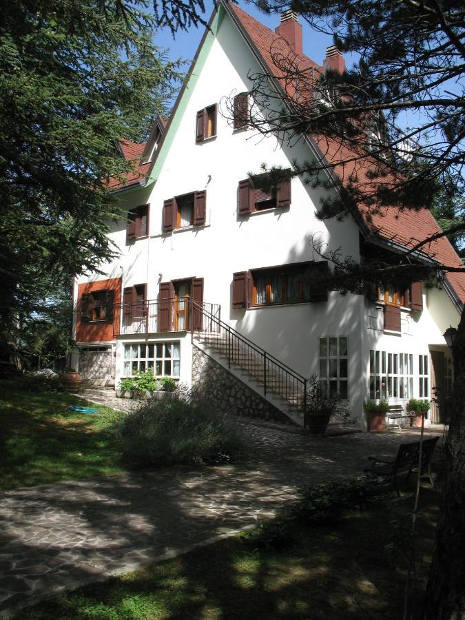 B&B Gli Scoiattoli ร็อคคาดีเมซโซ่ ภายนอก รูปภาพ