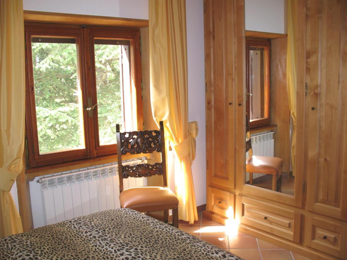 B&B Gli Scoiattoli ร็อคคาดีเมซโซ่ ภายนอก รูปภาพ